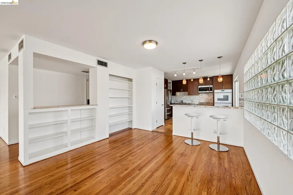 1410 Lakeshore Avenue Oakland CA 94606