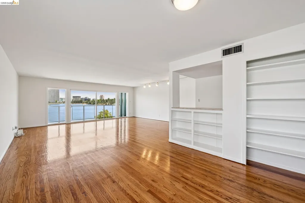1410 Lakeshore Avenue Oakland CA 94606