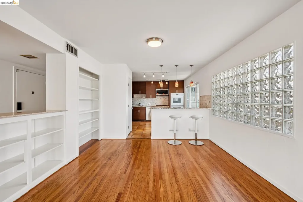 1410 Lakeshore Avenue Oakland CA 94606