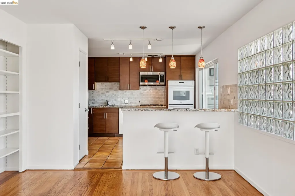 1410 Lakeshore Avenue Oakland CA 94606