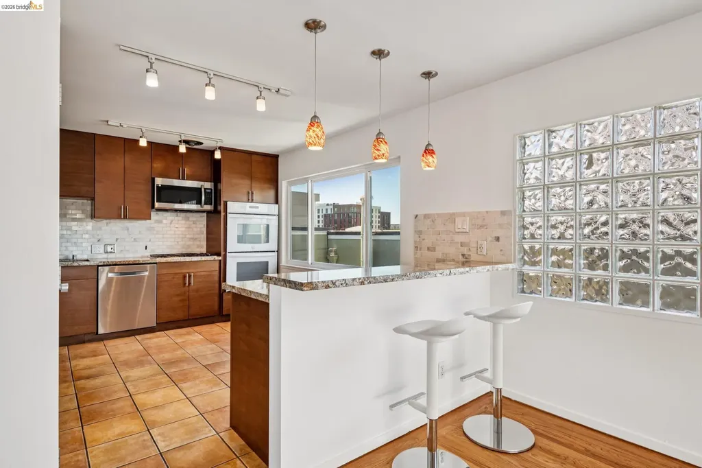 1410 Lakeshore Avenue Oakland CA 94606