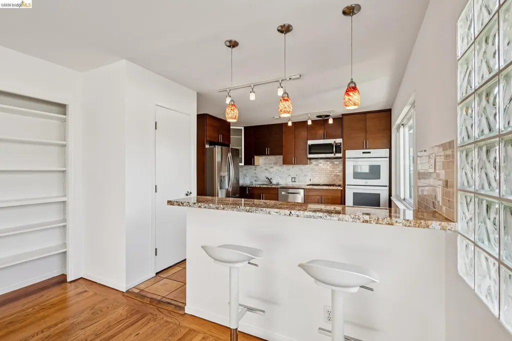 1410 Lakeshore Avenue Oakland CA 94606