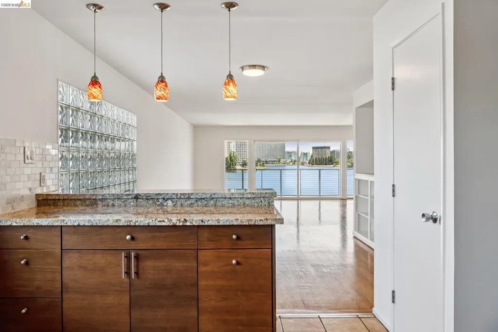 1410 Lakeshore Avenue Oakland CA 94606