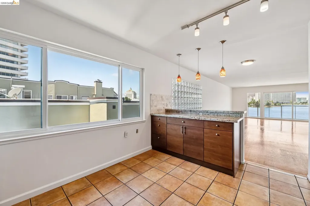1410 Lakeshore Avenue Oakland CA 94606