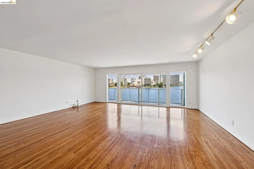 1410 Lakeshore Avenue Oakland CA 94606
