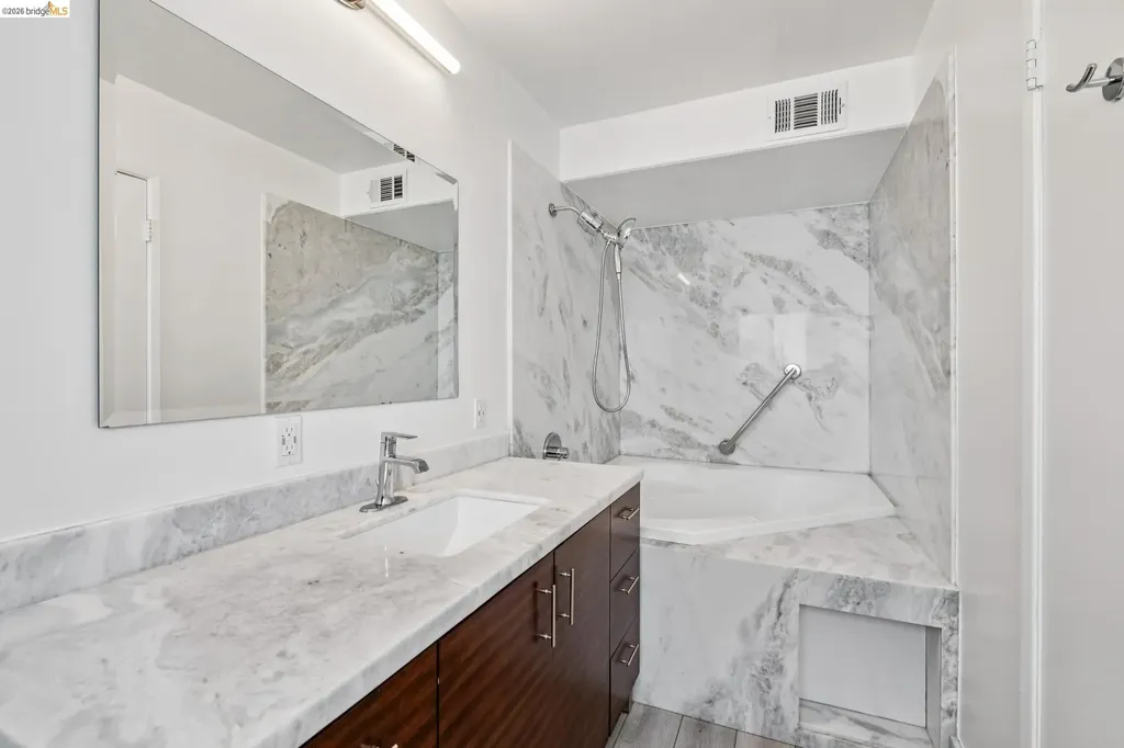 1410 Lakeshore Avenue Oakland CA 94606