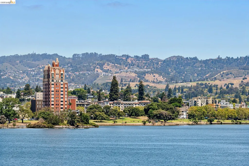 1410 Lakeshore Avenue Oakland CA 94606
