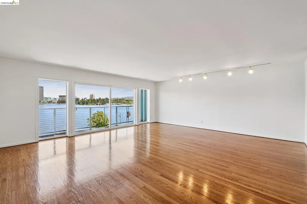 1410 Lakeshore Avenue Oakland CA 94606