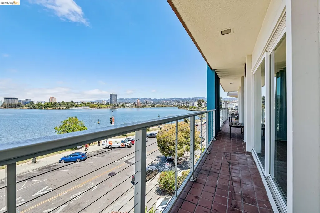 1410 Lakeshore Avenue Oakland CA 94606