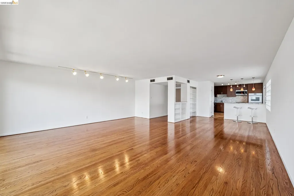 1410 Lakeshore Avenue Oakland CA 94606