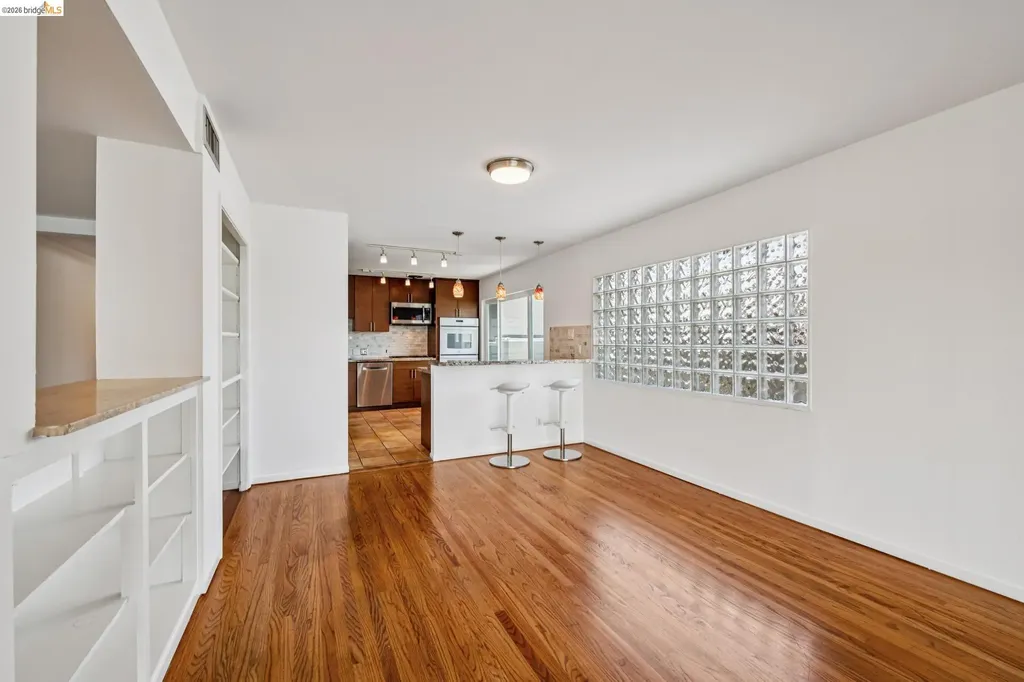 1410 Lakeshore Avenue Oakland CA 94606