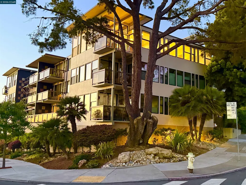 5400 Broadway Terrace Oakland CA 94618