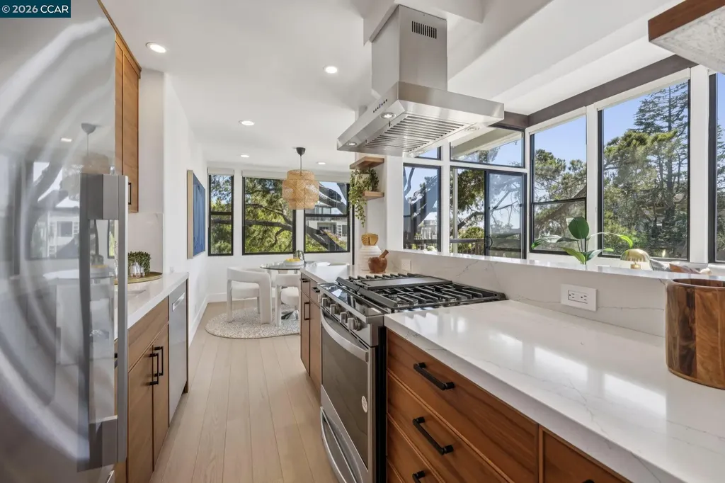 5400 Broadway Terrace Oakland CA 94618
