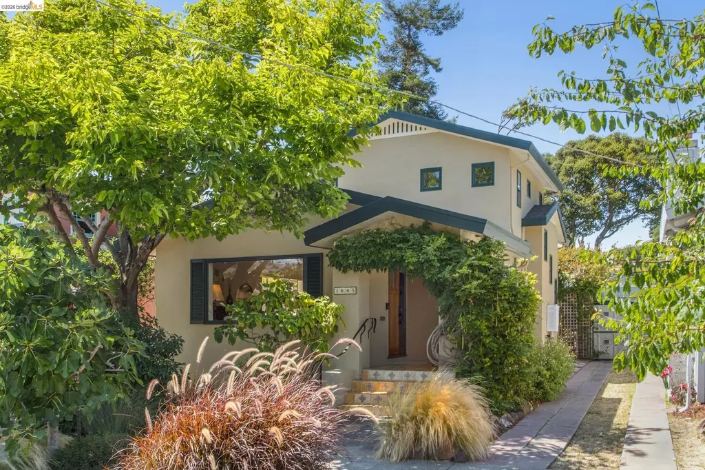 1645 Capistrano Avenue Berkeley CA 94707