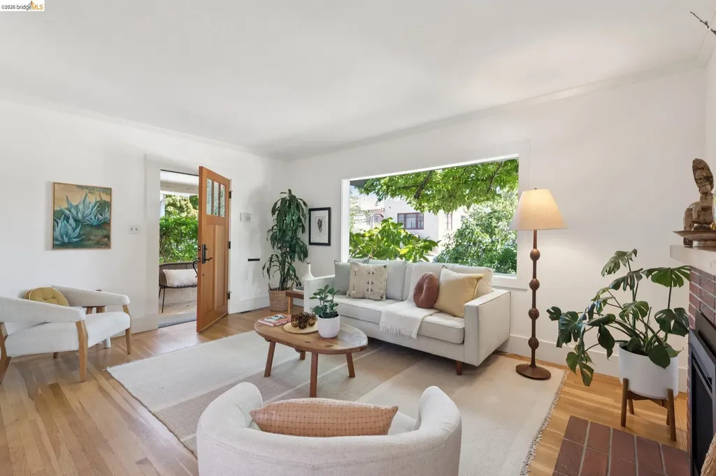 1645 Capistrano Avenue Berkeley CA 94707