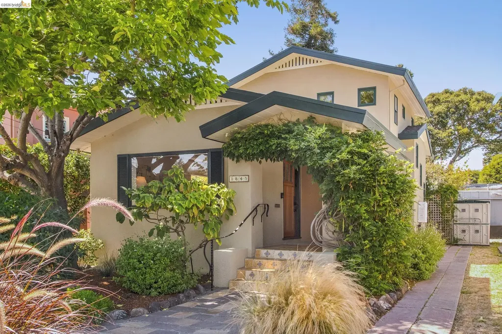 1645 Capistrano Avenue Berkeley CA 94707