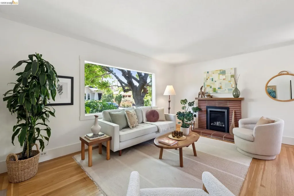 1645 Capistrano Avenue Berkeley CA 94707