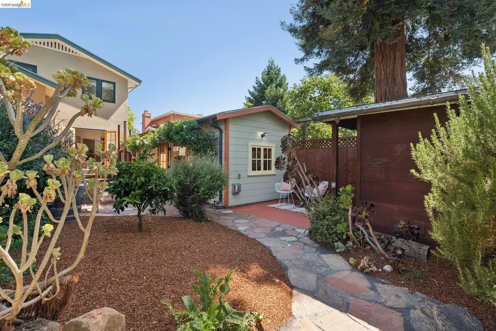1645 Capistrano Avenue Berkeley CA 94707