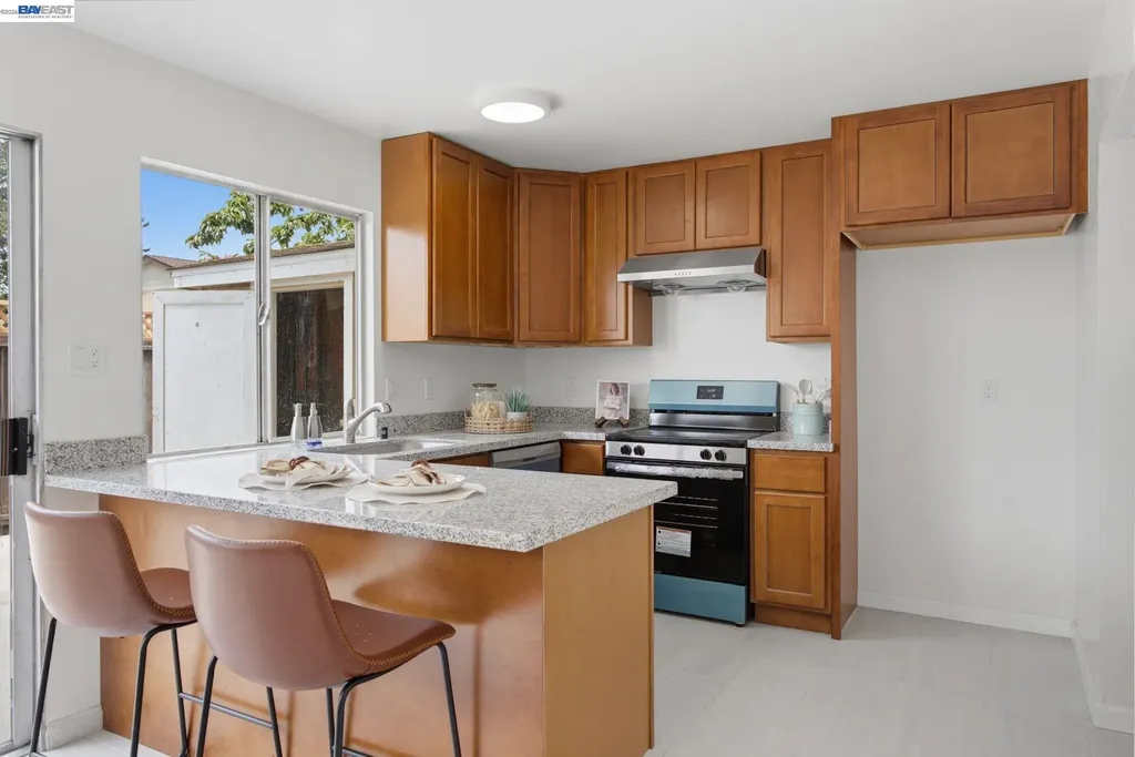 27803 Hummingbird Court Hayward CA 94545
