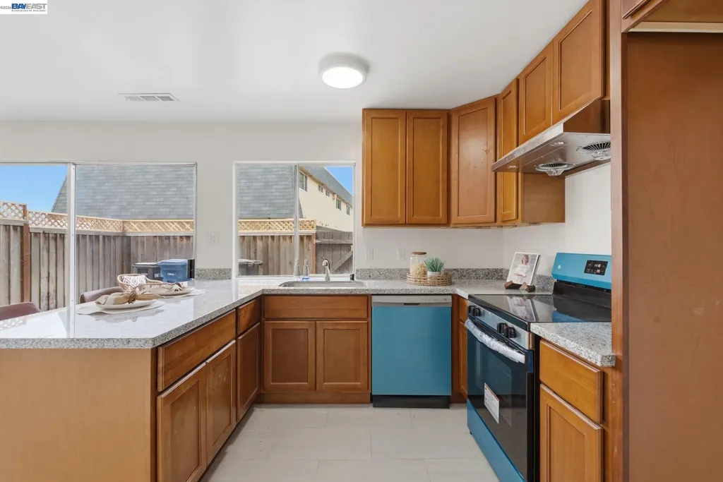 27803 Hummingbird Court Hayward CA 94545