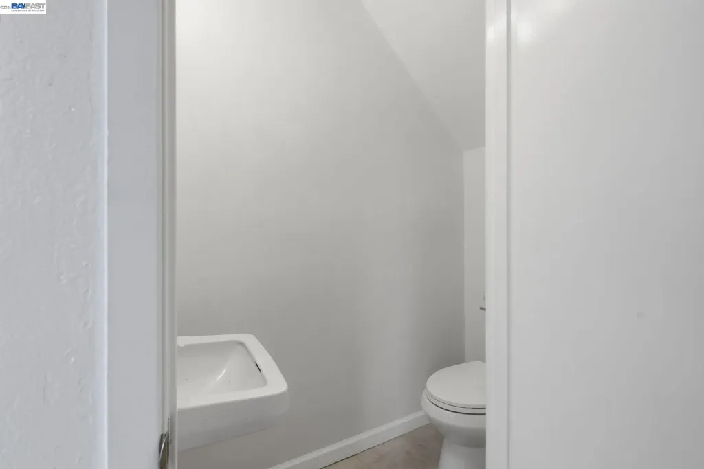 27803 Hummingbird Court Hayward CA 94545