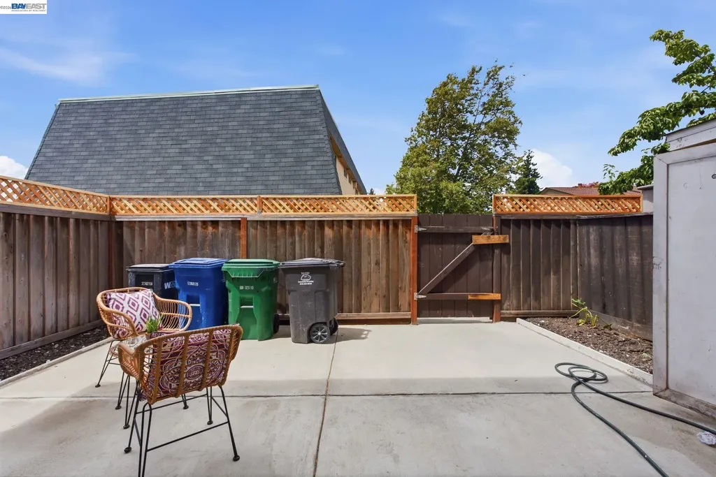 27803 Hummingbird Court Hayward CA 94545