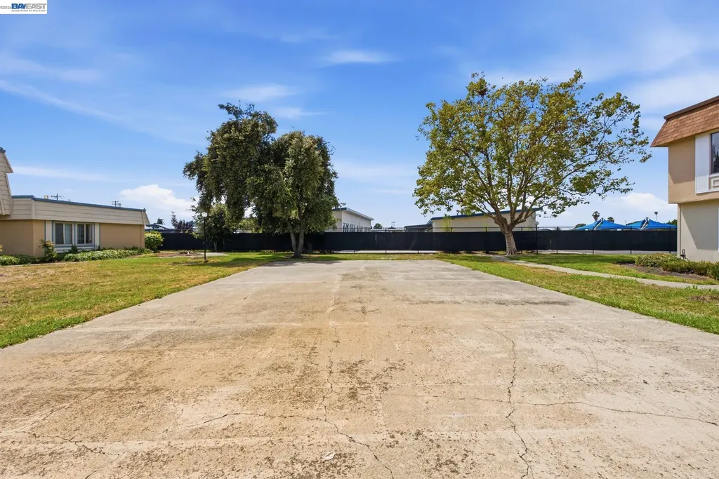 27803 Hummingbird Court Hayward CA 94545