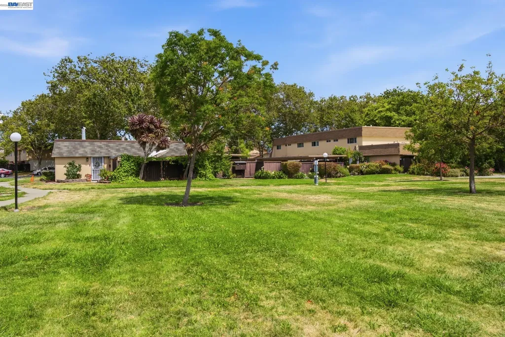 27803 Hummingbird Court Hayward CA 94545