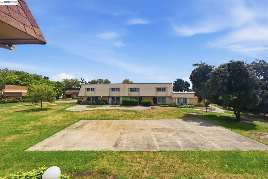 27803 Hummingbird Court Hayward CA 94545