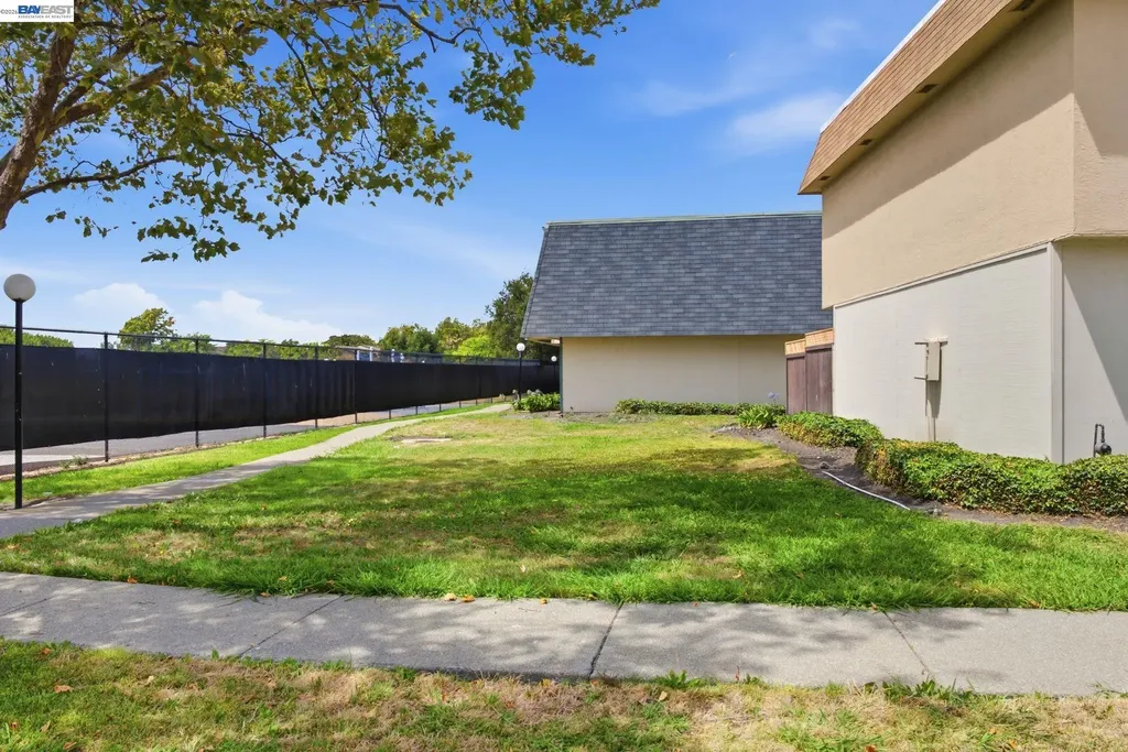 27803 Hummingbird Court Hayward CA 94545