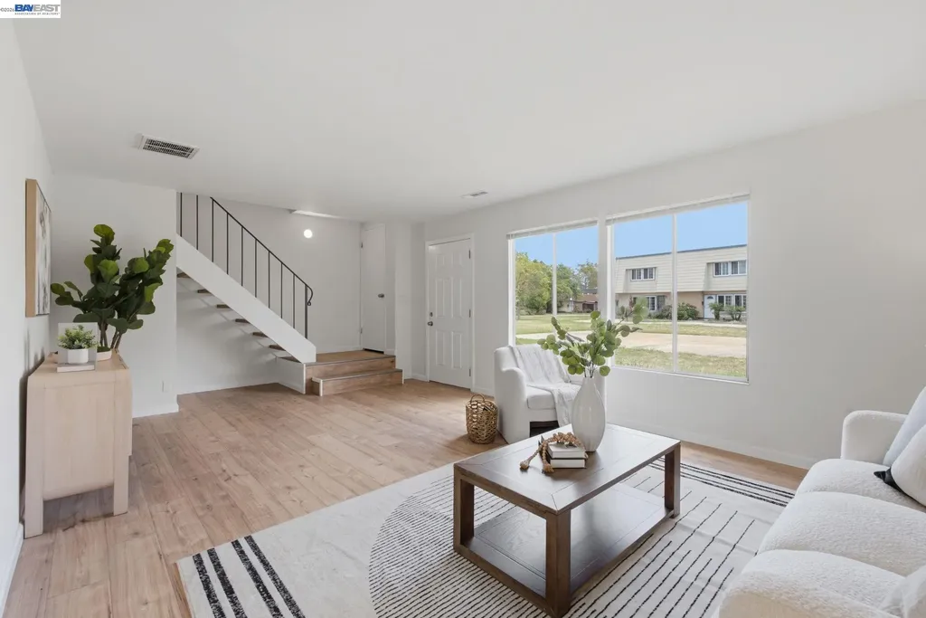 27803 Hummingbird Court Hayward CA 94545