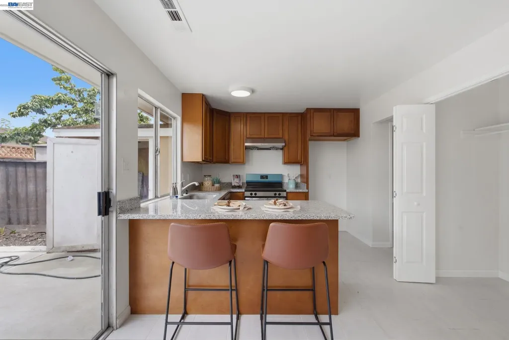 27803 Hummingbird Court Hayward CA 94545