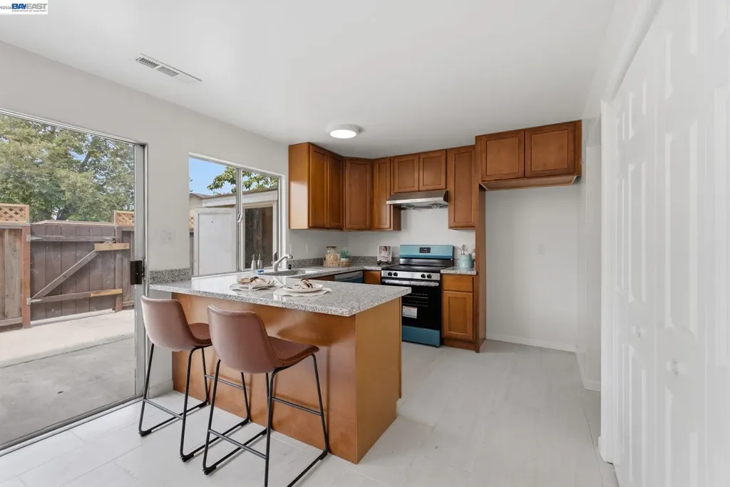 27803 Hummingbird Court Hayward CA 94545