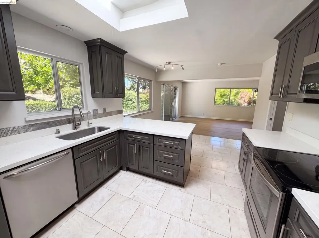 612 Tahos Road Orinda CA 94563