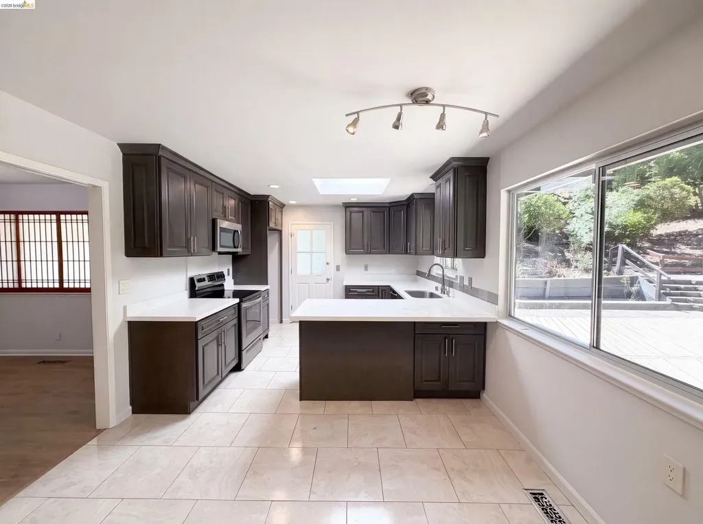 612 Tahos Road Orinda CA 94563