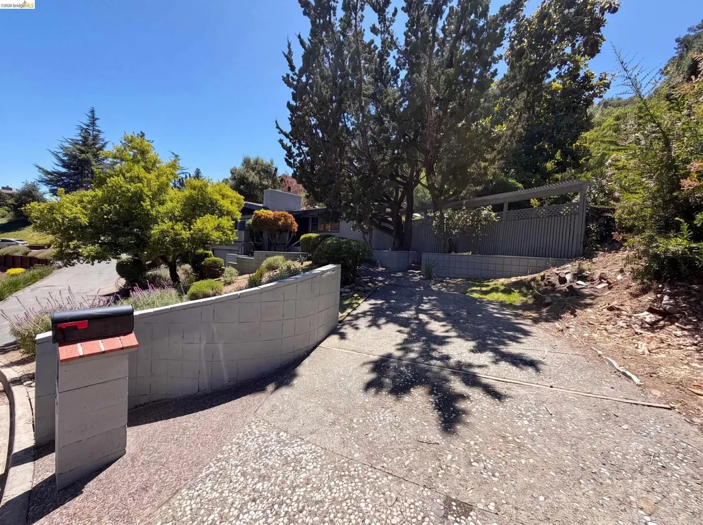 612 Tahos Road Orinda CA 94563