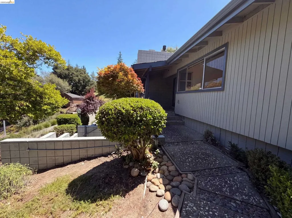 612 Tahos Road Orinda CA 94563