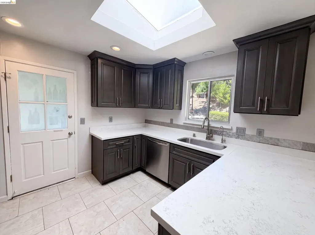 612 Tahos Road Orinda CA 94563