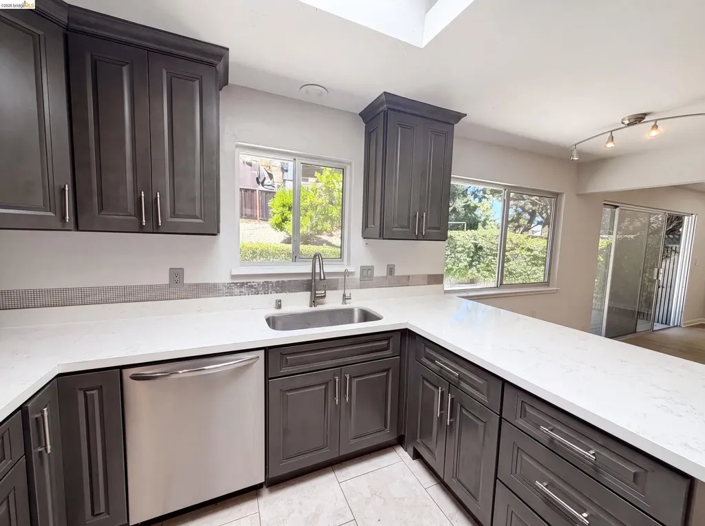 612 Tahos Road Orinda CA 94563