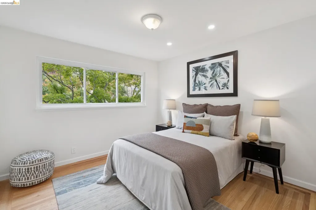 201 Crestmont Oakland CA 94619