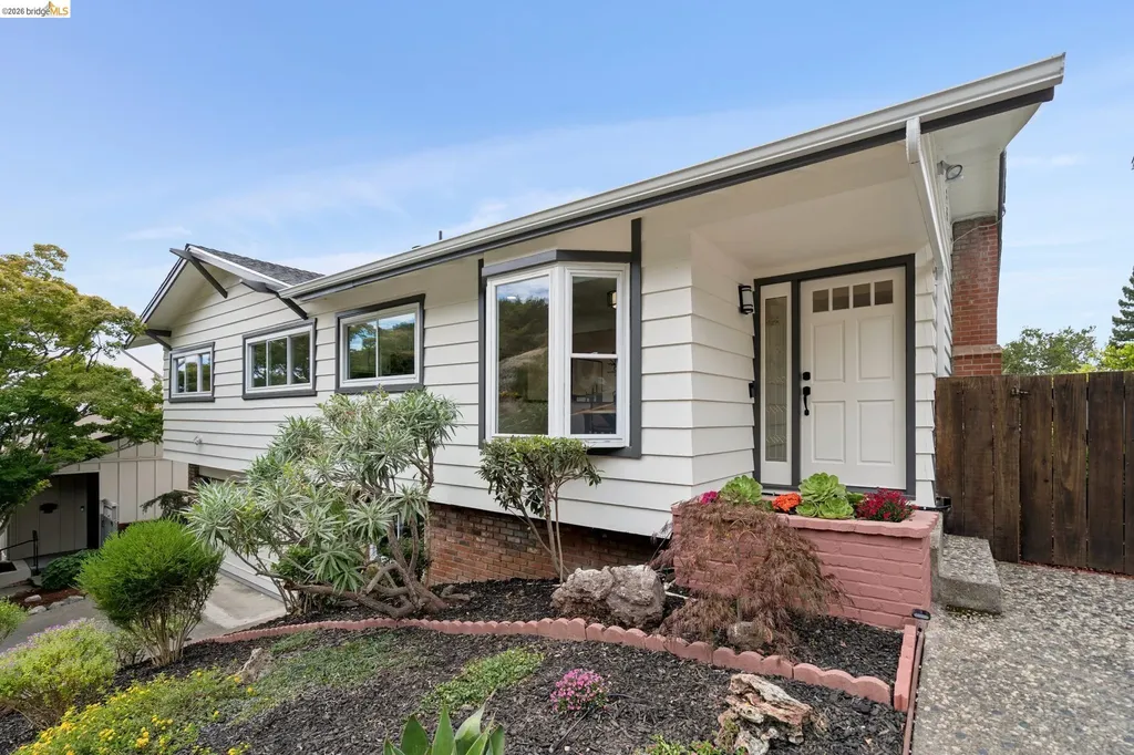 201 Crestmont Oakland CA 94619