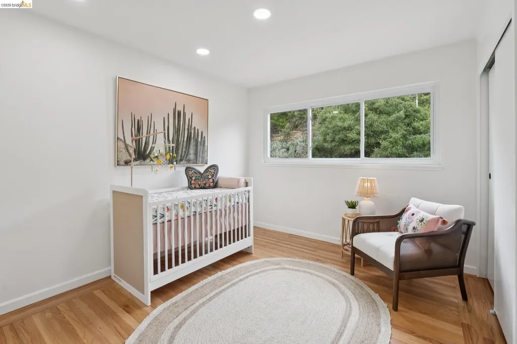 201 Crestmont Oakland CA 94619