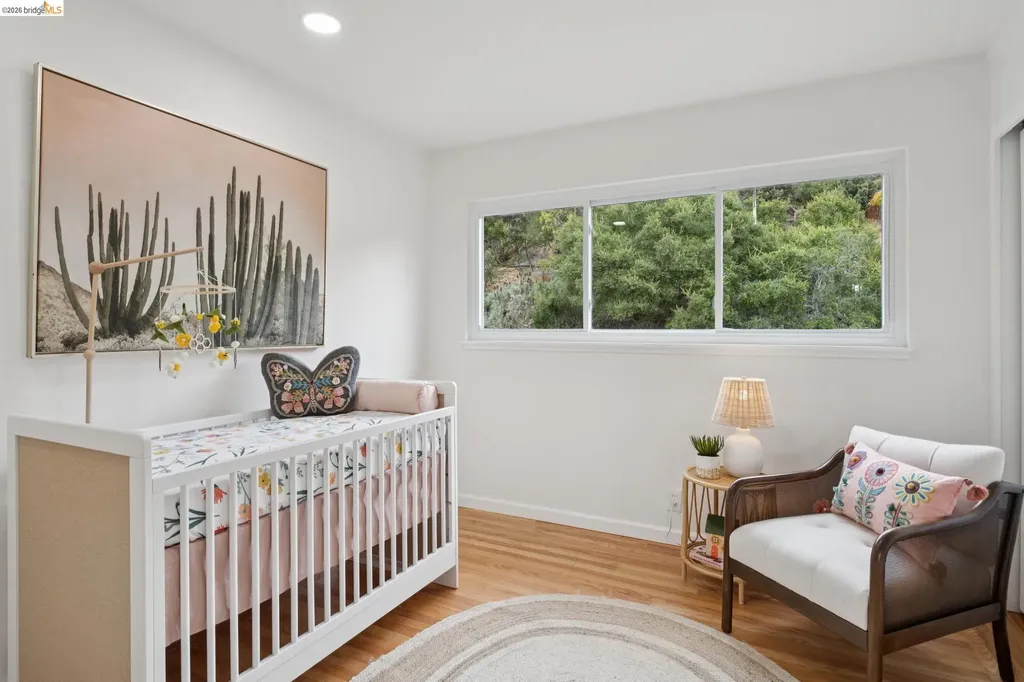 201 Crestmont Oakland CA 94619