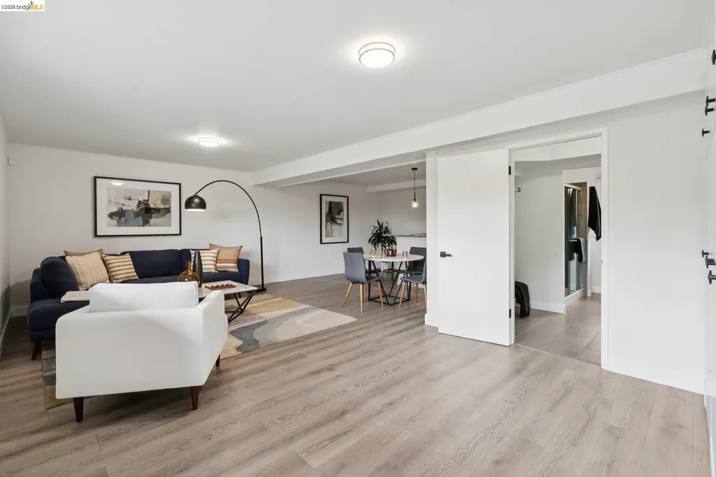 201 Crestmont Oakland CA 94619