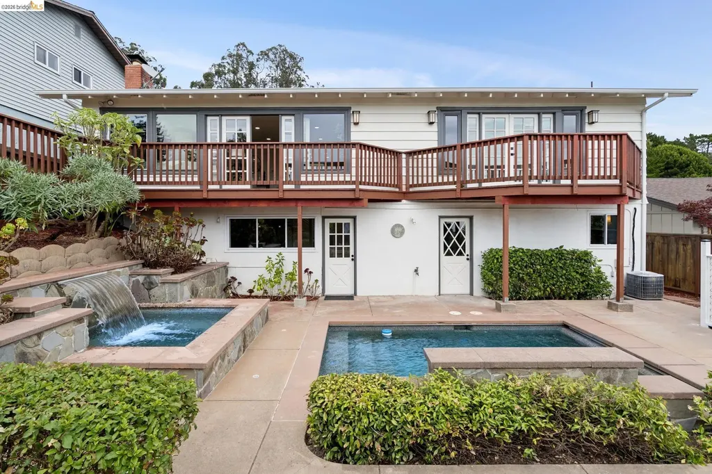 201 Crestmont Oakland CA 94619