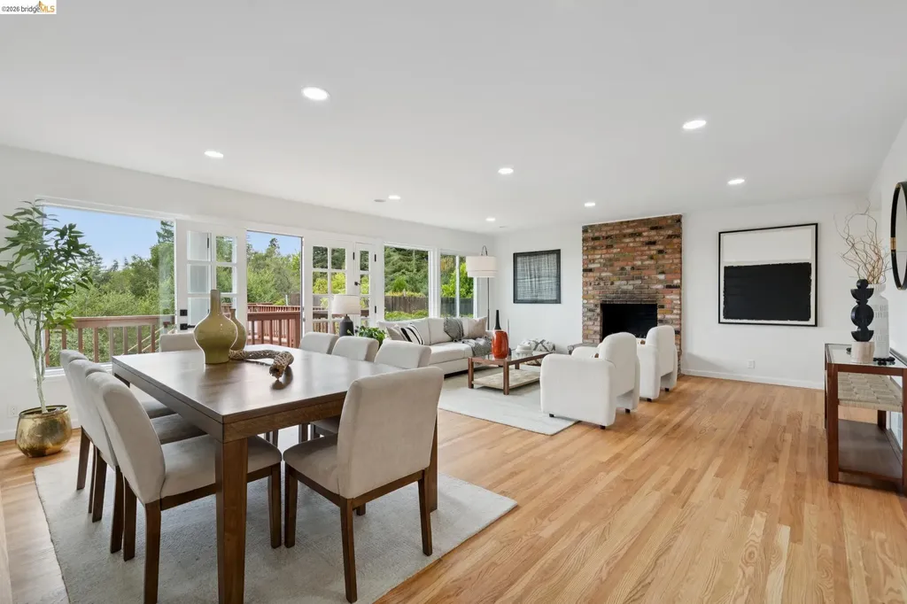 201 Crestmont Oakland CA 94619