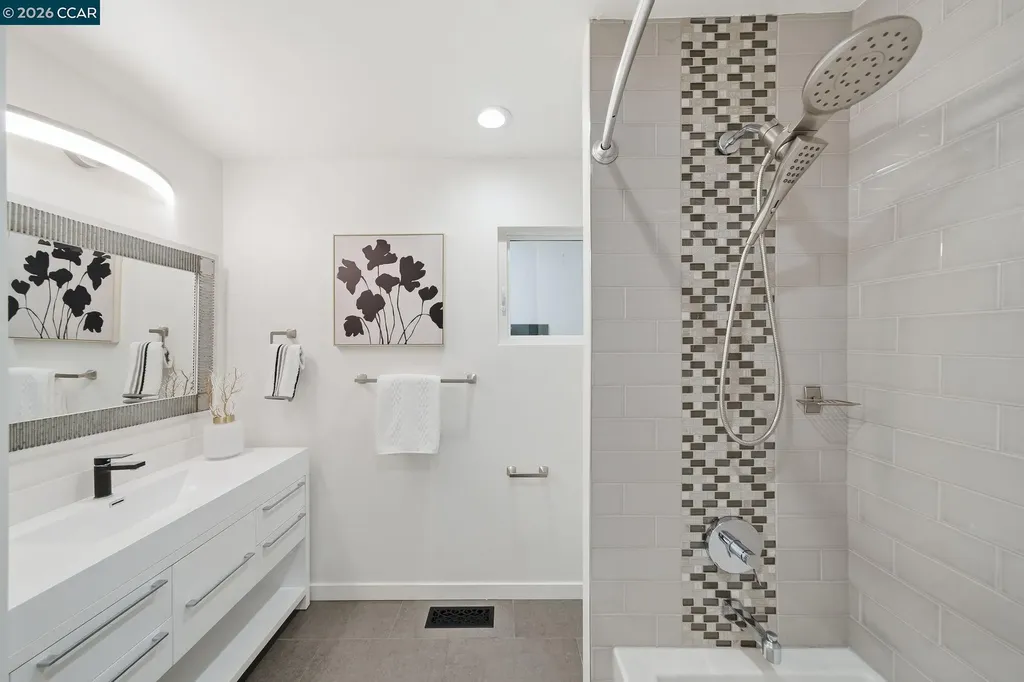 9 Easton Court Orinda CA 94563