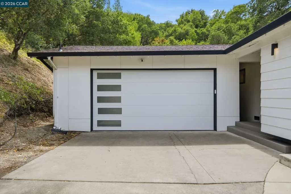 9 Easton Court Orinda CA 94563