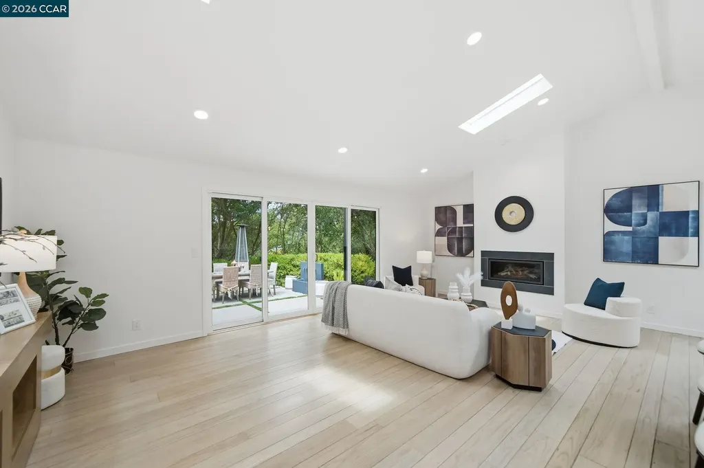 9 Easton Court Orinda CA 94563