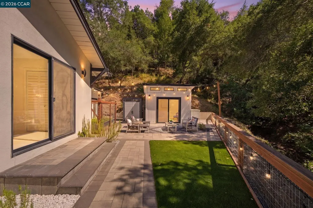 9 Easton Court Orinda CA 94563